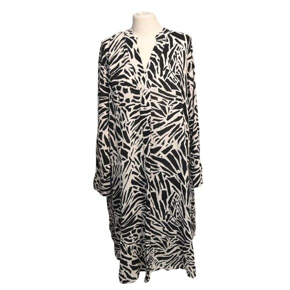 H&M Abstract Ivory Black  Tropical Kaftan Dress Medium Swim Cover Resortwear - Picture 1 of 7